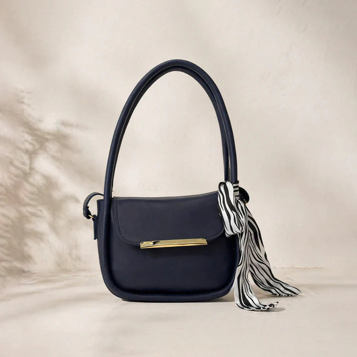The Aesthetic Ivory Flap Bag Navy 050